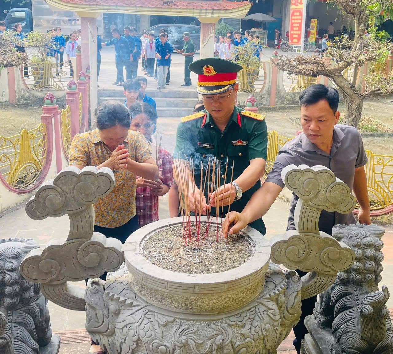 Anh-tin-bai